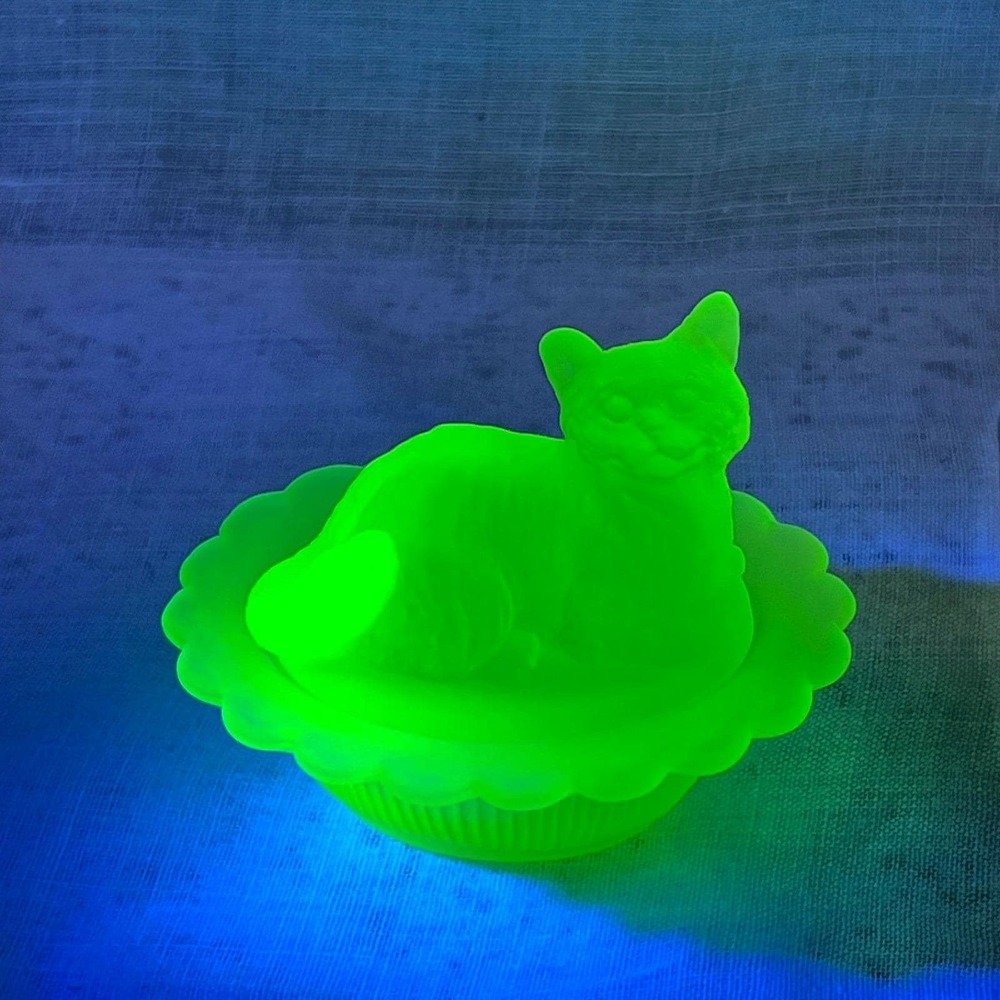 Vintage Mosser Frosted Vaseline Art Glass Uranium Cat on Nest Salt Cellar Glows